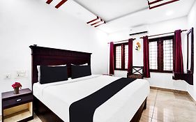 Super Hotel O Ernakulam Near North Railway Station